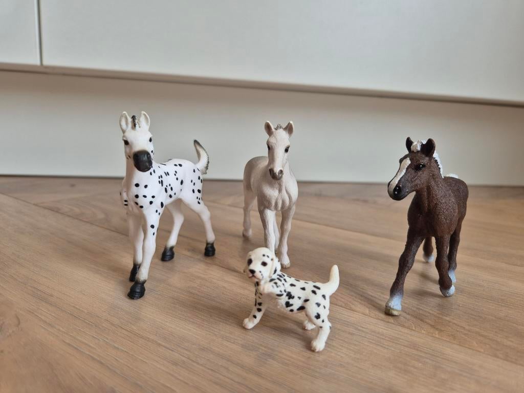 Drie kleine Sleighpaarden met Sleigh puppy, Ophalen of Verzenden, Zo goed als nieuw