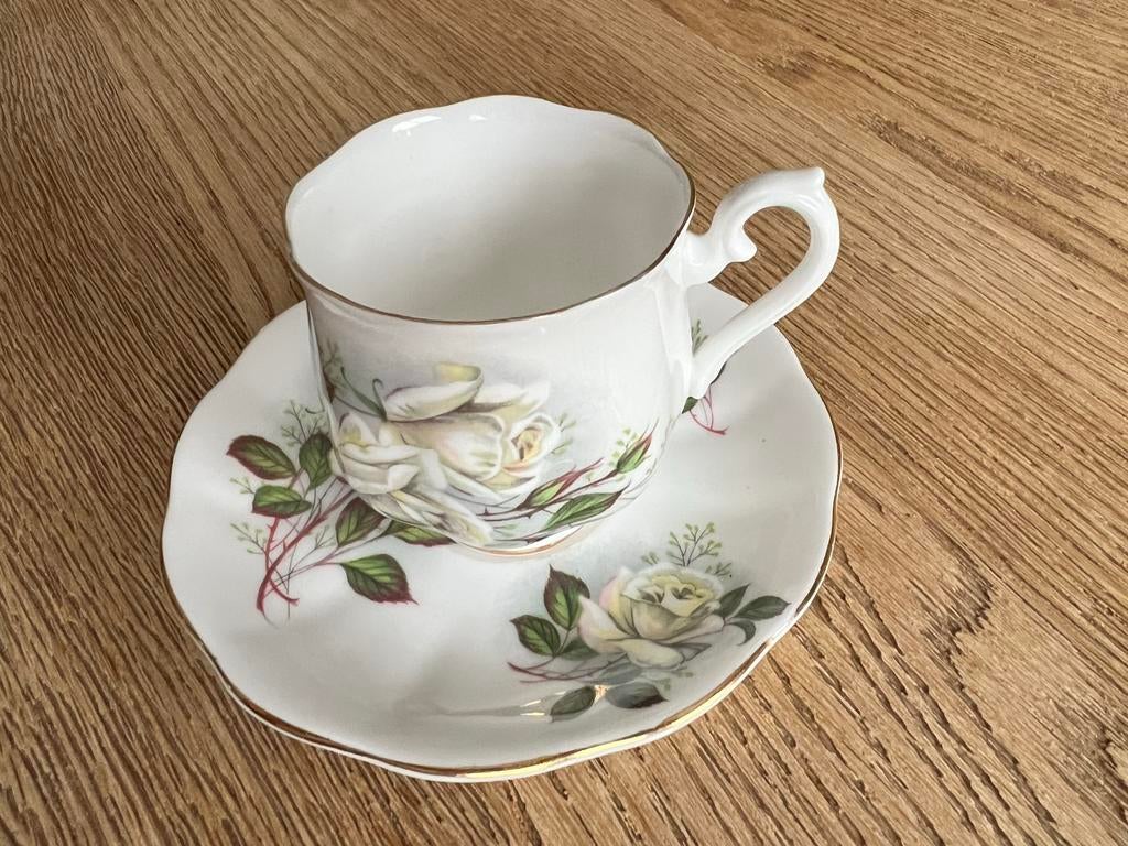 Vintage Richmond Bone China Kop en Schotel, Verzamelen, Porselein, Kristal en Bestek, Ophalen of Verzenden, Gebruikt, Porselein