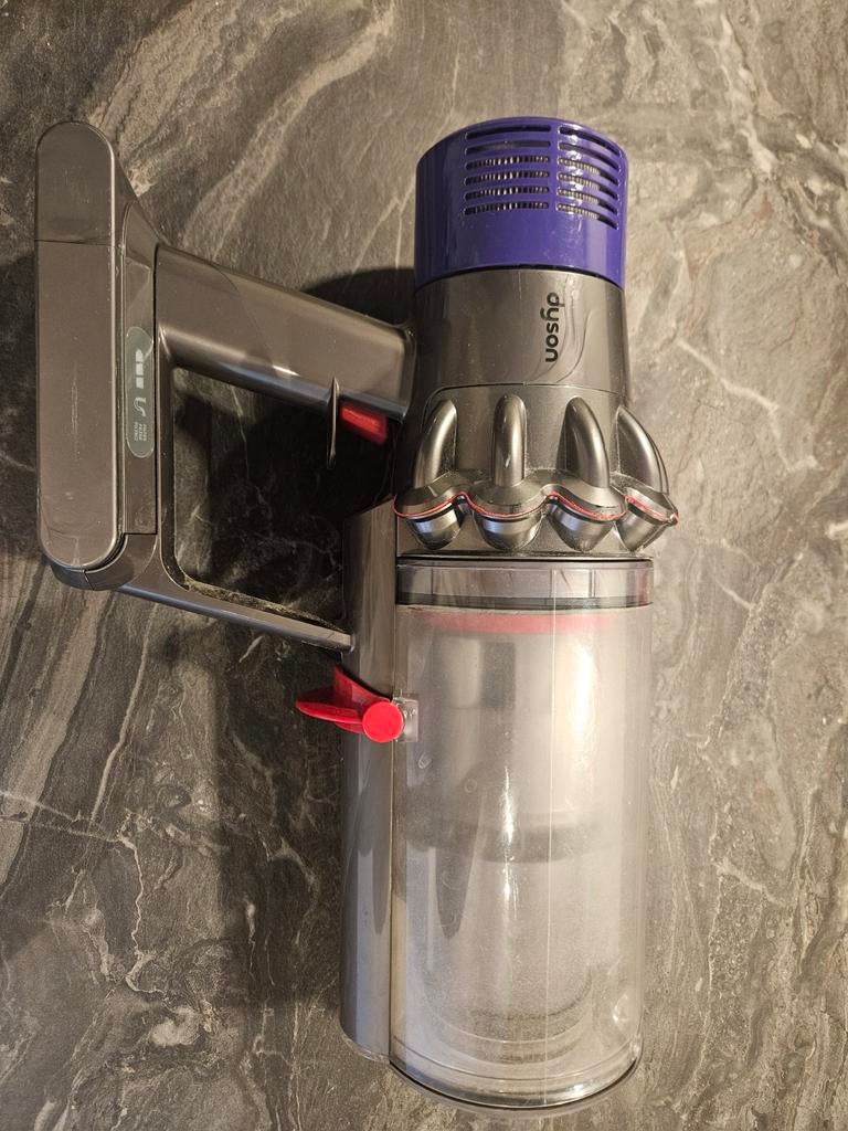 Dyson Stofzuiger met accessoires - 1,5 jaar oud, Ophalen of Verzenden, Gebruikt, Reservoir, Stofzuiger