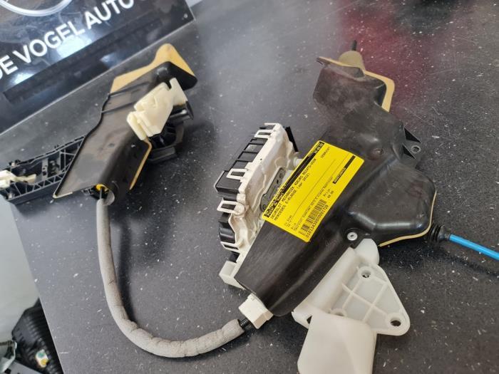 Deurslot Mechaniek 4Deurs rechts-voor van een Mercedes E-Kla, Gebruikt, -, -, Ophalen of Verzenden