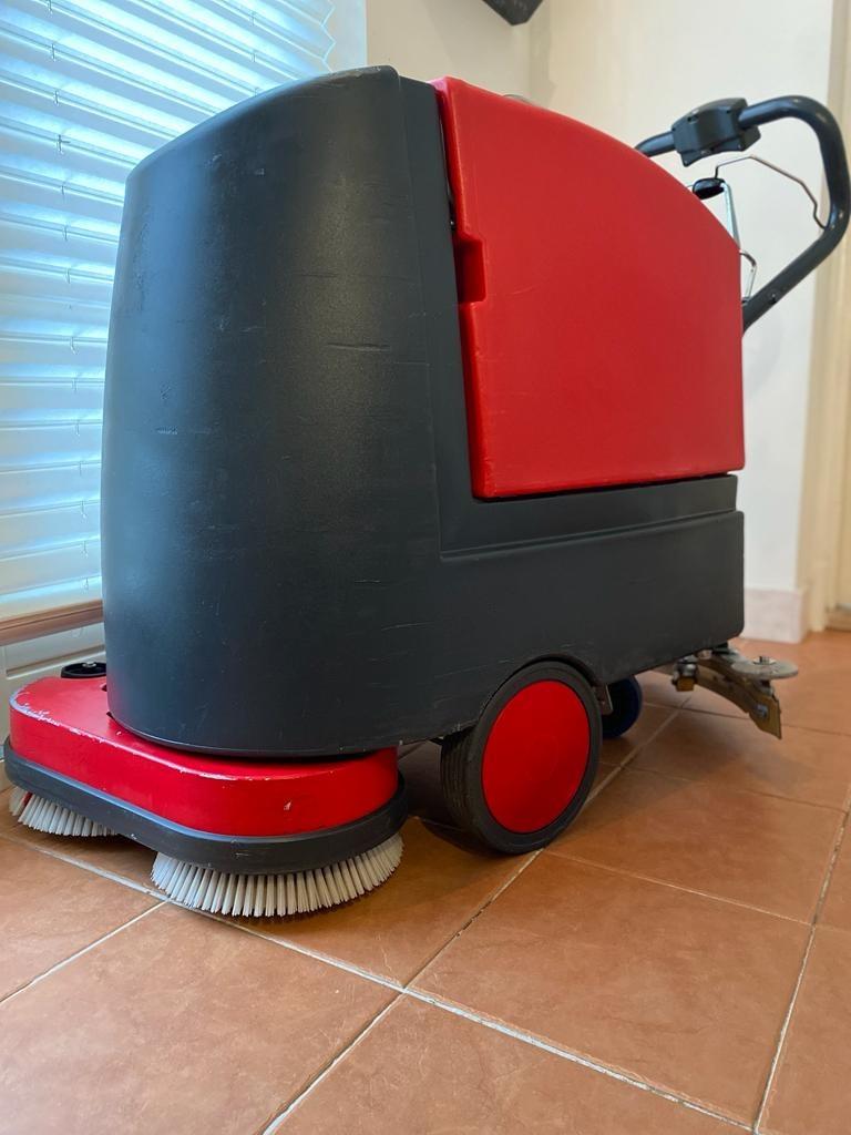 Gebruikte schrob-/zuigmachine Cleanfix RA 561 B, Ophalen, Gebruikt, Schrobmachine