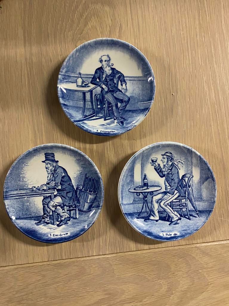 3 bordjes blauw boom belgium, Ophalen