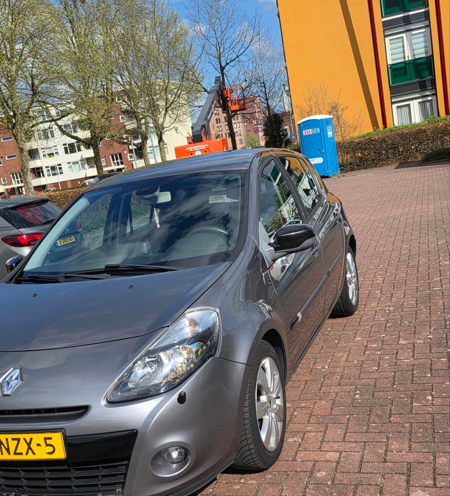 Renault Clio 1.2 TCE 5-DRS keyless, Voorwielaandrijving, 535 kg, Zwart, 4 cilinders