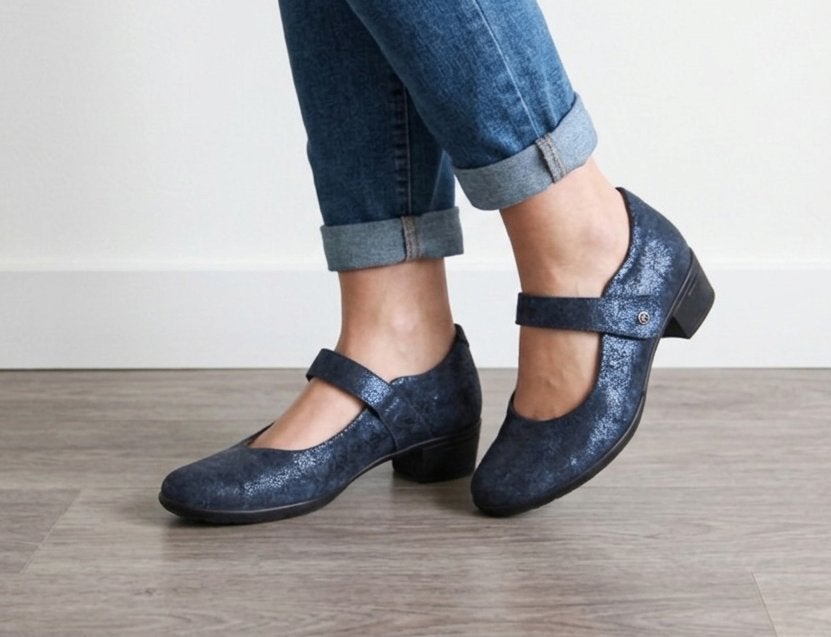Hartjes - NIEUW - prachtige blauwe pumps maat 8 G- maat 42, Kleding | Dames, Schoenen, Schoenen met lage hakken, Nieuw, Hartjes