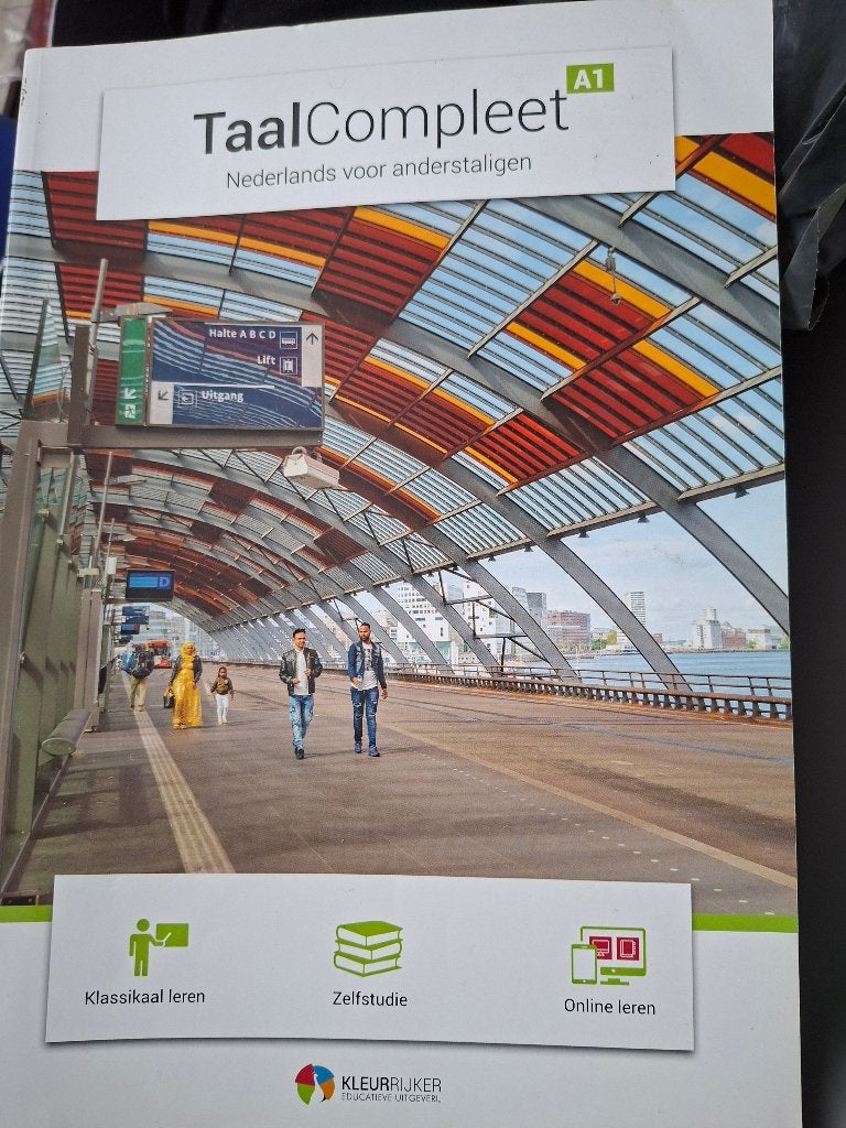 Taal compleet A1, Ophalen of Verzenden, Zo goed als nieuw, Nederlands