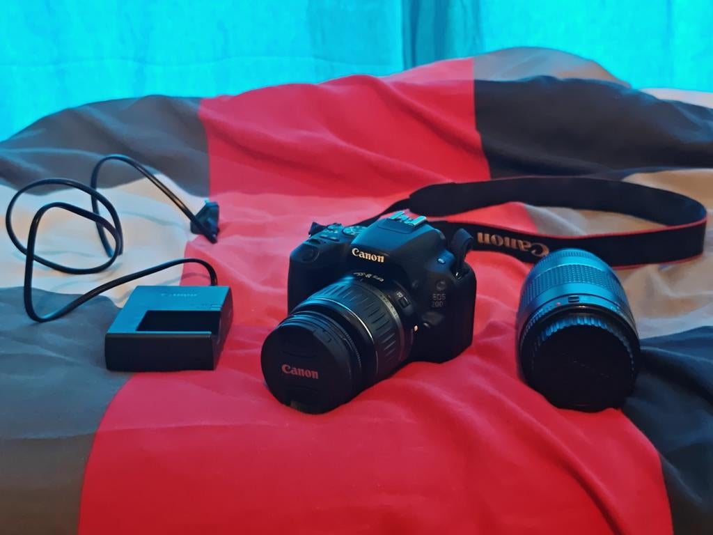 Canon EOS 200D met 18-55mm en 75-300mm lenzen, SD en tas, Audio, Tv en Foto, Fotocamera's Digitaal, Spiegelreflex, Canon, Ophalen of Verzenden