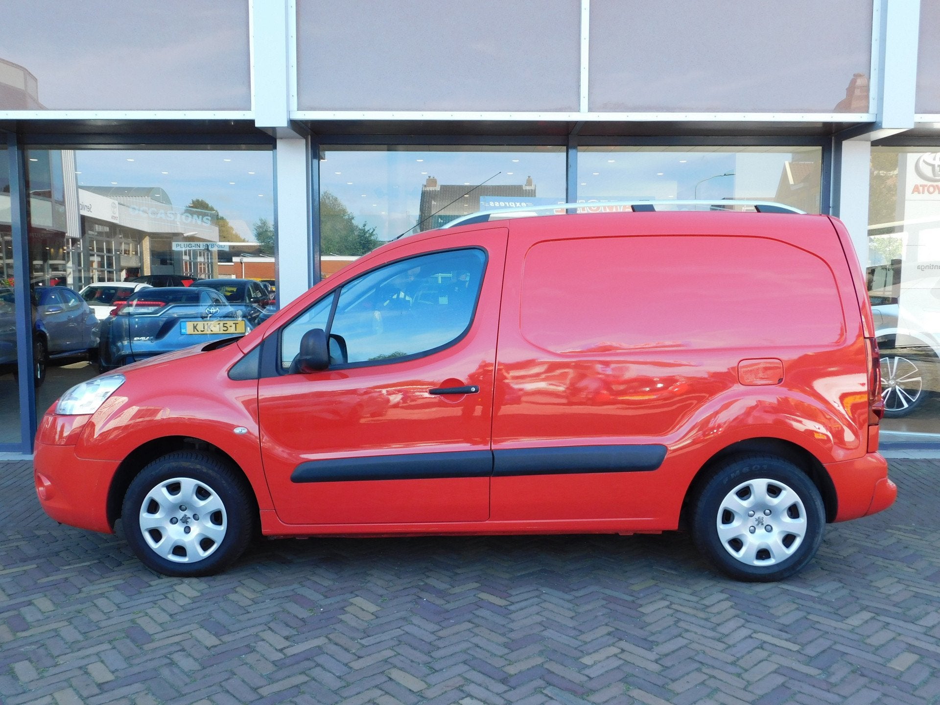 Peugeot Partner 120 1.6 e-HDI L1 XR Profit + (bj 2015), Voorwielaandrijving, Stof, Gebruikt, 4 cilinders
