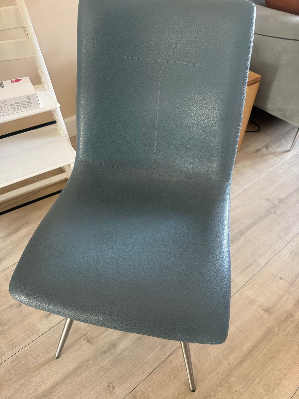 Gratis Stoelen voor stoffeerder - 4x Blauw leer, Ophalen, Gebruikt, Leer, Eén