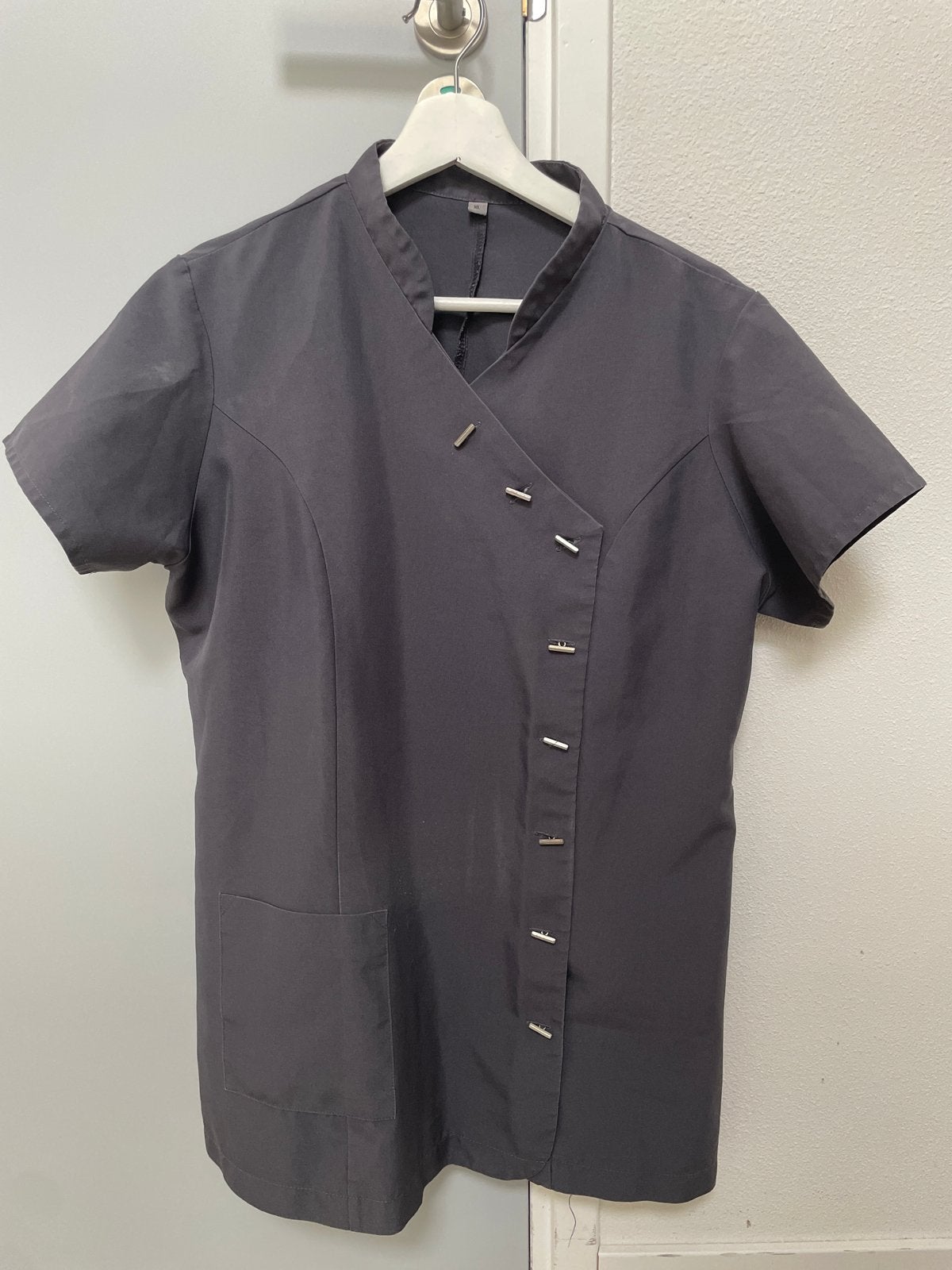 Grijze tuniek voor pedicure of schoonheidsspecialiste, Kleding | Dames, Ophalen of Verzenden, Gedragen