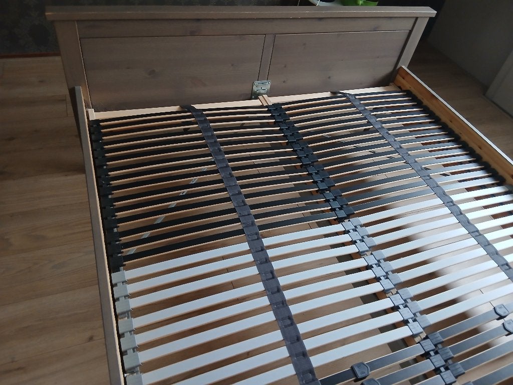 Ikea Hemnes bedframe 140/200 + 2 lattenbodems 70/200, Ophalen, Gebruikt, Bruin, Tweepersoons