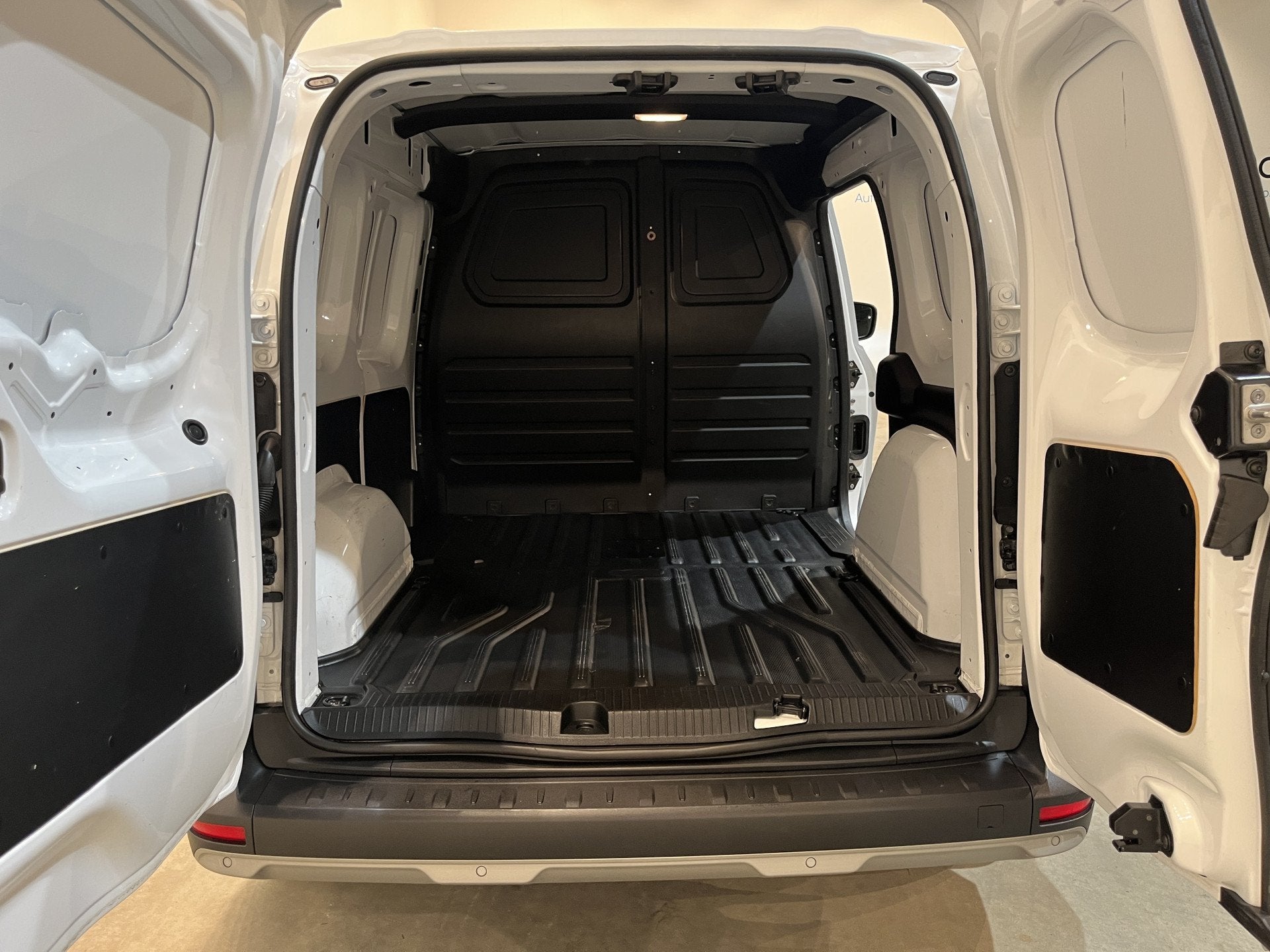 Renault Kangoo E (Nissan E-Townstar) Acenta L1 44 kWh / 100%, Auto's, Stof, Zwart, Met garantie (alle), Renault