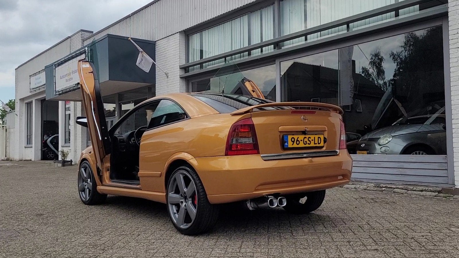 Opel Astra coupe LSD Doors  2.2automaat UNIEK, Ophalen