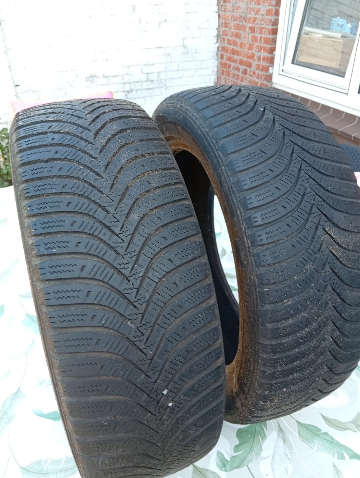 Gratis af te halen: 2 Hankook winterbanden (185*55*16), Ophalen