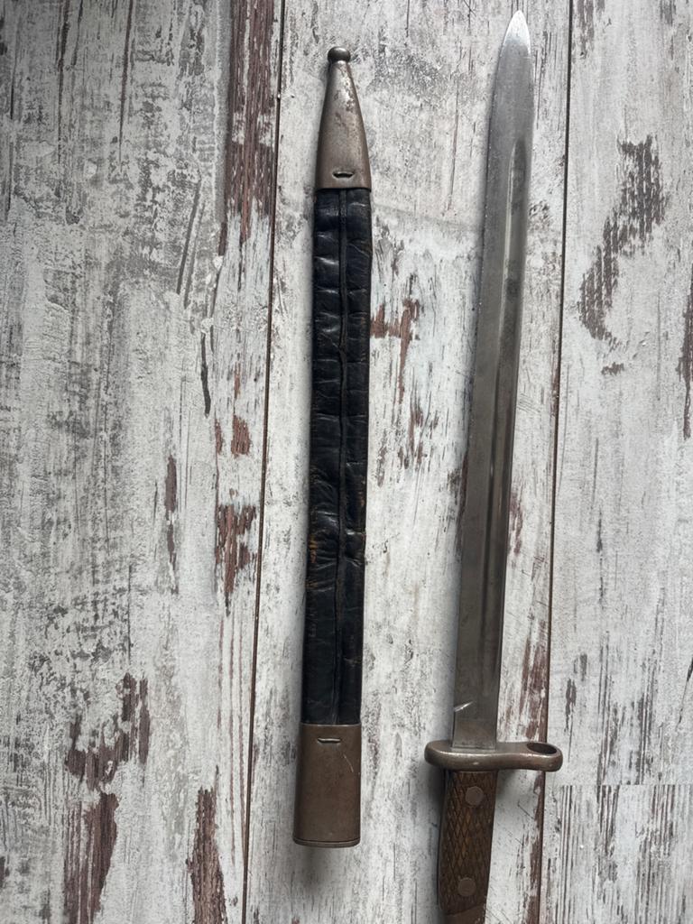 Antieke bajonet met schede - Militaria verzamelobject, Ophalen of Verzenden, Overige soorten, Overige gebieden, Mes of Dolk