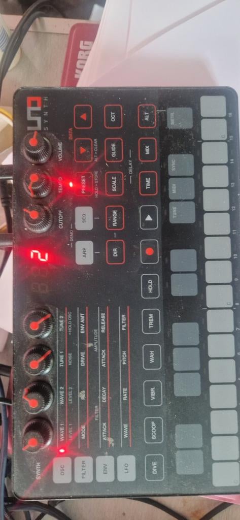 IK Multimedia UNO Synth - Analoge Synthesizer met MIDI, Overige merken, Zo goed als nieuw, Met midi-aansluiting, Overige aantallen