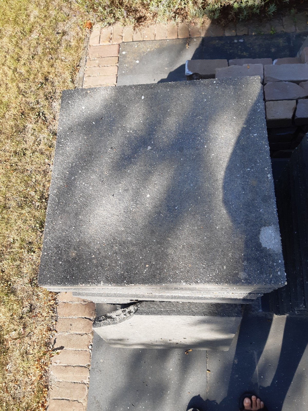 32 stuks betontegels met afmetingen: 50 x 50 x 5., Tuin en Terras, Ophalen, Beton