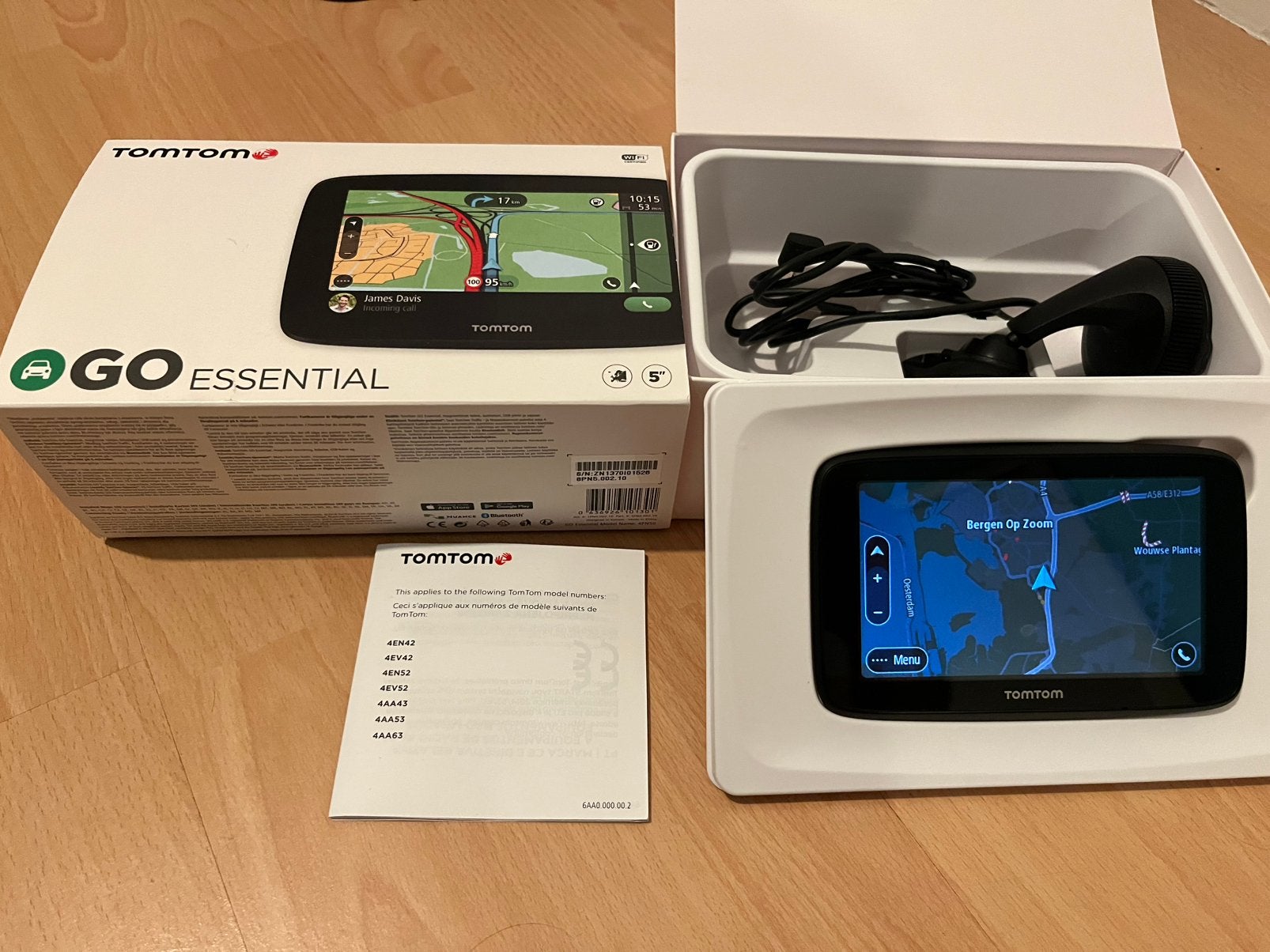 Tomtom go essential wifi, Ophalen of Verzenden, Zo goed als nieuw
