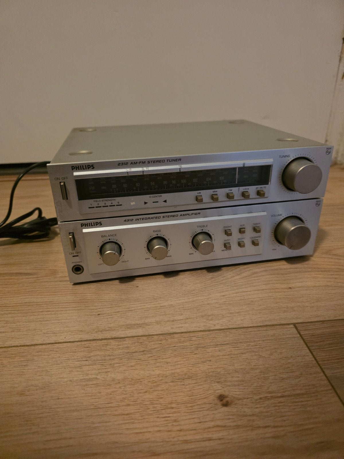 Philips 2312 AM-FM Stereo Tuner & 4312 versterker, Ophalen, Gebruikt, Stereo, Minder dan 60 watt