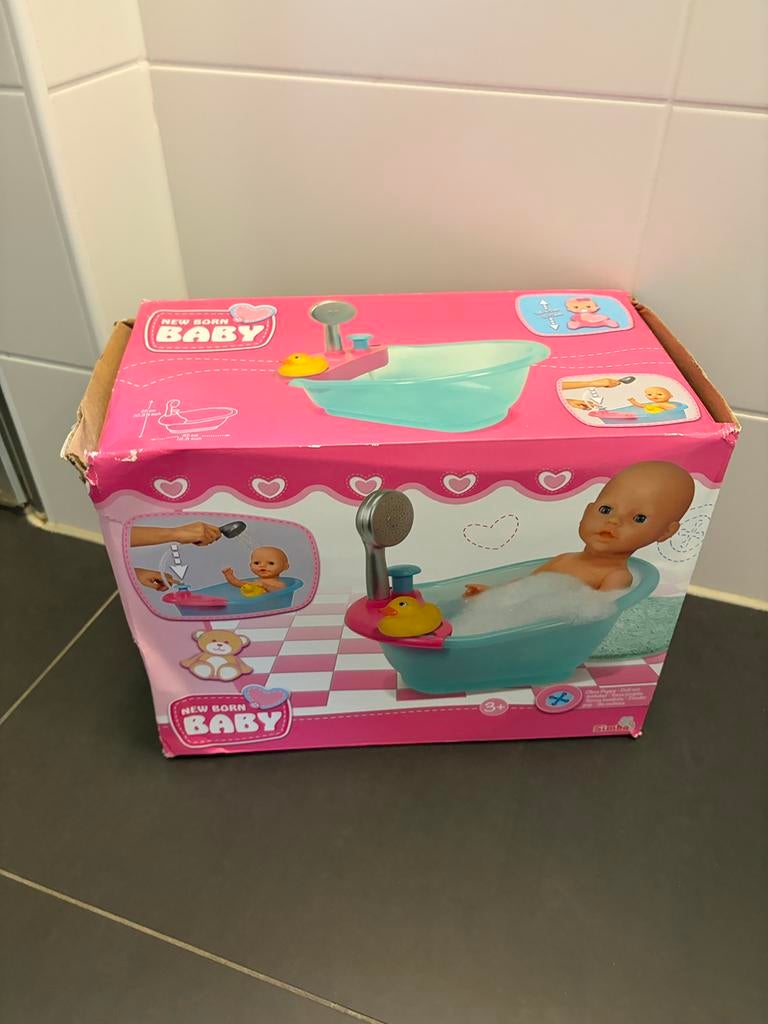 New Born Baby Poppenbad met douche, Kinderen en Baby's, Ophalen of Verzenden, Gebruikt