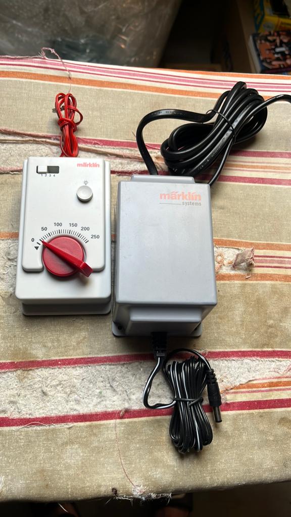 Te koop adapter,regelaar voor Delta banen van marklin, Ophalen of Verzenden, Zo goed als nieuw, Märklin, Transformator of Voeding
