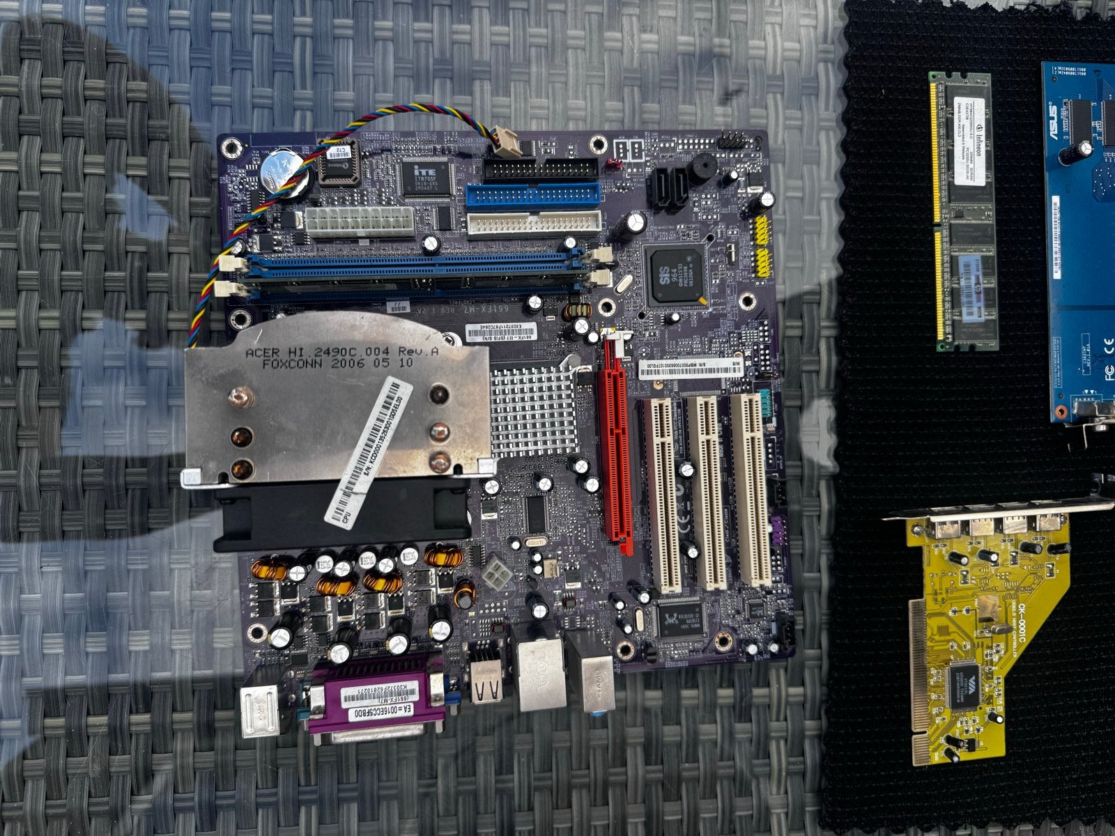 Retro PC set: ECS 661FX-M7 + Pentium 4 630 + DDR400 RAM, Computers en Software, Ophalen of Verzenden, Refurbished, Intel, DDR