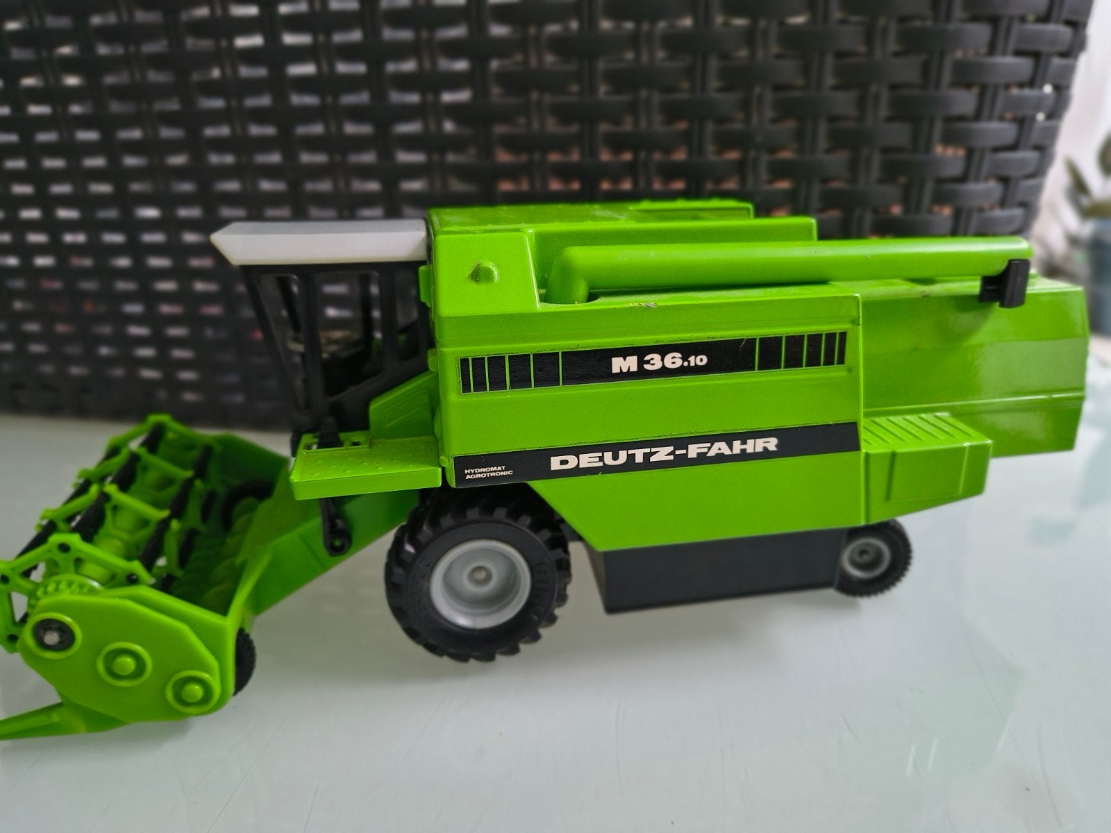 Deutz-Fahr M 36.10 Maaidorser Speelgoedmodel, Ophalen of Verzenden, Zo goed als nieuw