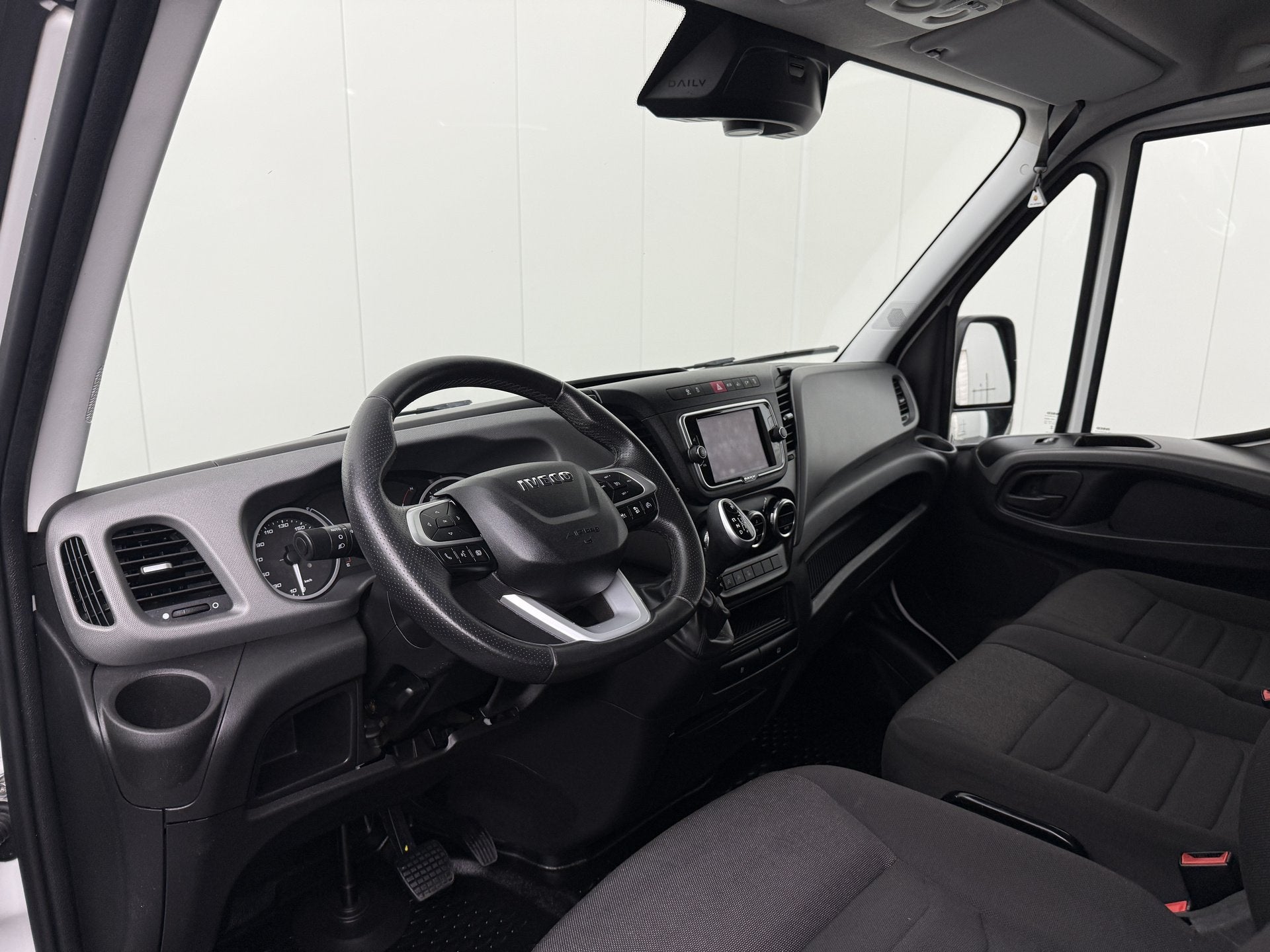 Iveco Daily 35S16 Hi-Matic Automaat L3H2 | LED | Imperiaal |, Auto's, Automaat, Gebruikt, Euro 6, 156 pk
