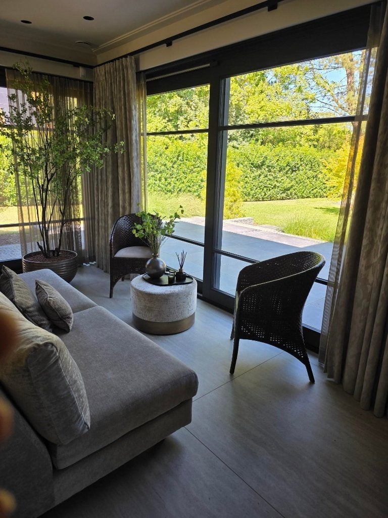 eetkamer stoelen  Donker bruin gevlochten leder 4 stuks, Huis en Inrichting, Modern Klassiek, Bruin, Leer, Ophalen of Verzenden
