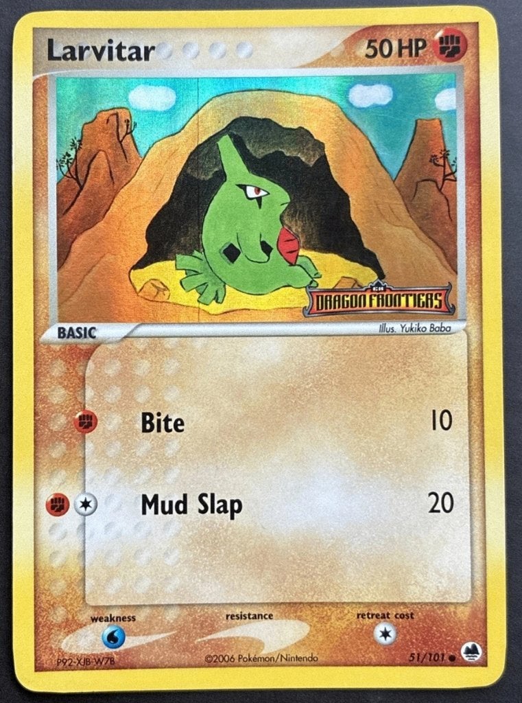pokemon dragon frontiers reverse holo larvitar 51/101, Ophalen of Verzenden, Zo goed als nieuw, Losse kaart, Foil