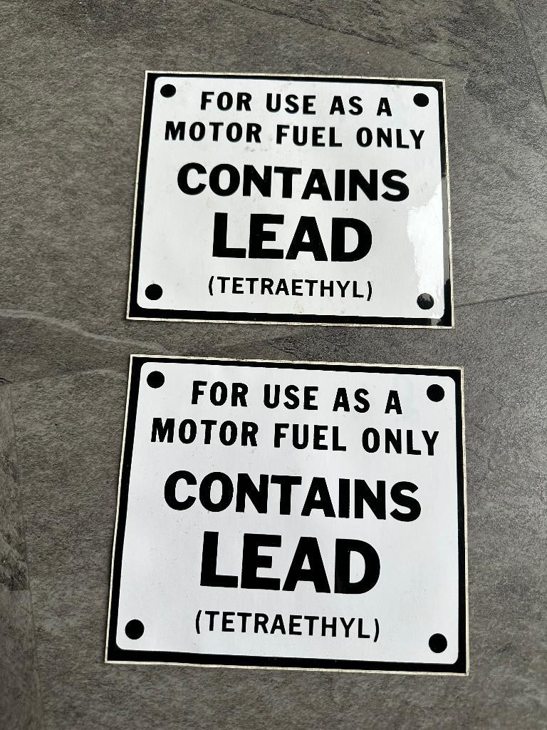 2 fraaie Tetra-ethyl benzinepomp stickers. Benzine olie., Verzamelen, Ophalen of Verzenden, Gebruikt, Gebruiksvoorwerp