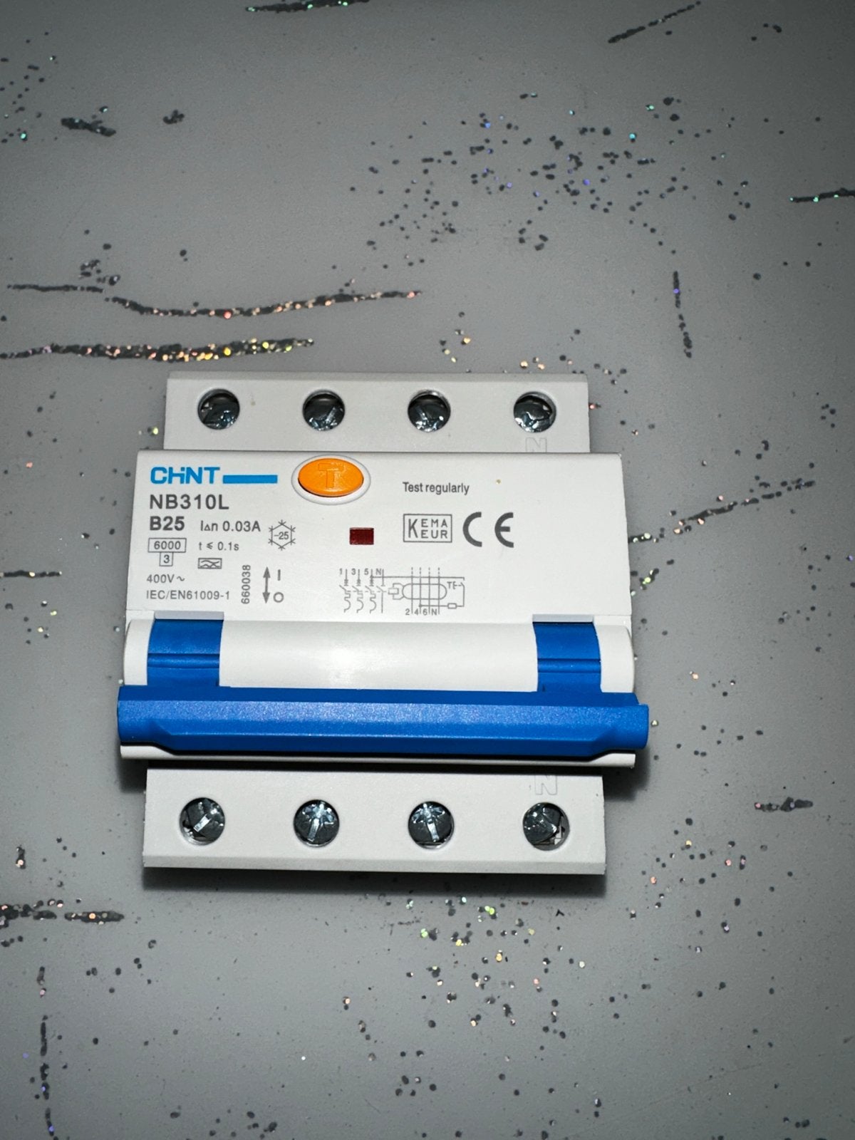 CHNT NB310L Aardlekautomaat B25 0.03A 400V~, Doe-het-zelf en Verbouw, Elektra en Kabels, Ophalen of Verzenden, Zo goed als nieuw