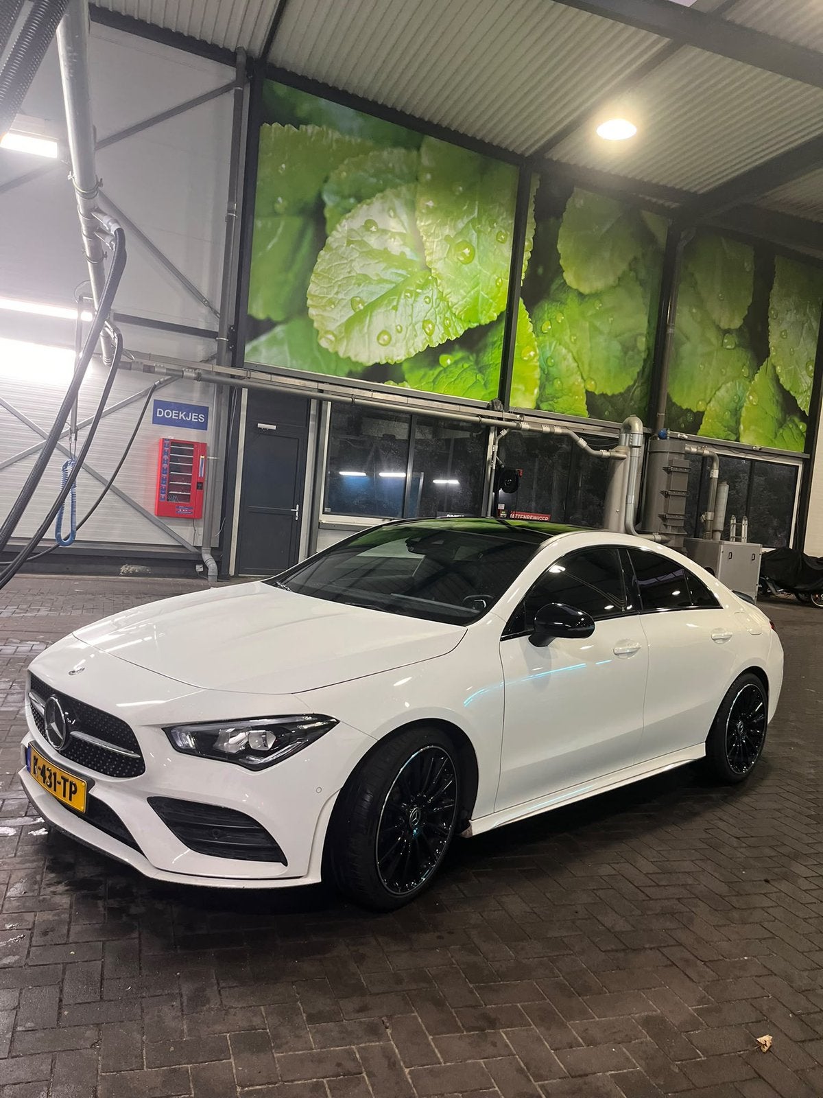 Mercedes-Benz CLA 220 2019 Wit AMG line, Wit, 14 km/l, 75 €/maand, Particulier