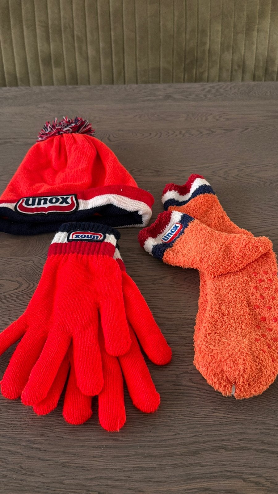 Unox muts, handschoenen en sokken set, Ophalen of Verzenden, Nieuw, Overige maten, Muts