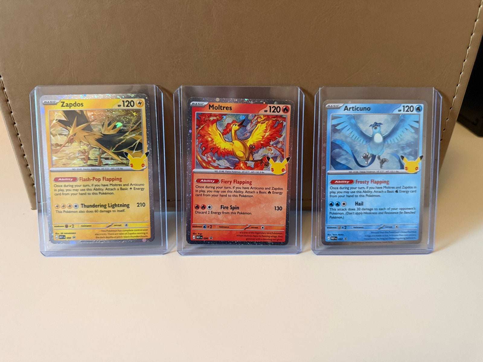 Pokémon 30th Cel Promo’s Zapdos, Moltres, Articuno, Hobby en Vrije tijd, Ophalen of Verzenden, Zo goed als nieuw, Meerdere kaarten