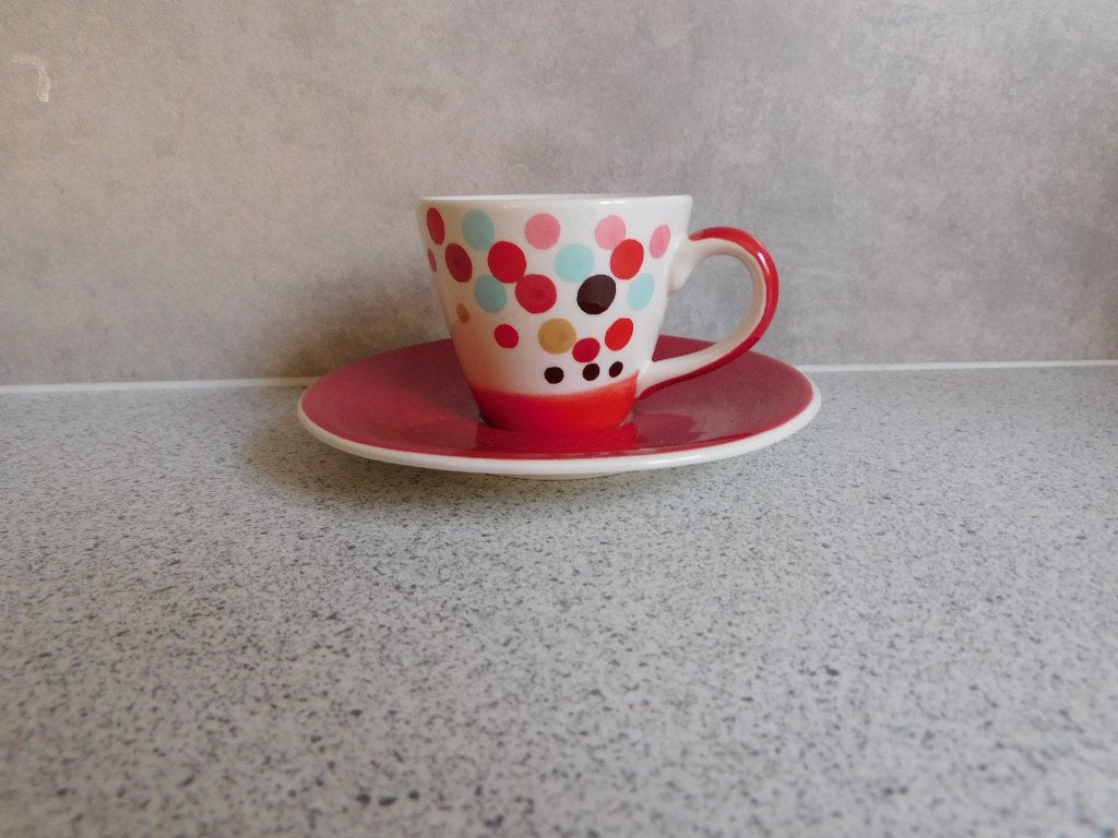 Kop en schotel 150 ml. Rood Cha Cult Germany, Huis en Inrichting, Keramiek, Ophalen of Verzenden, Zo goed als nieuw, Overige stijlen