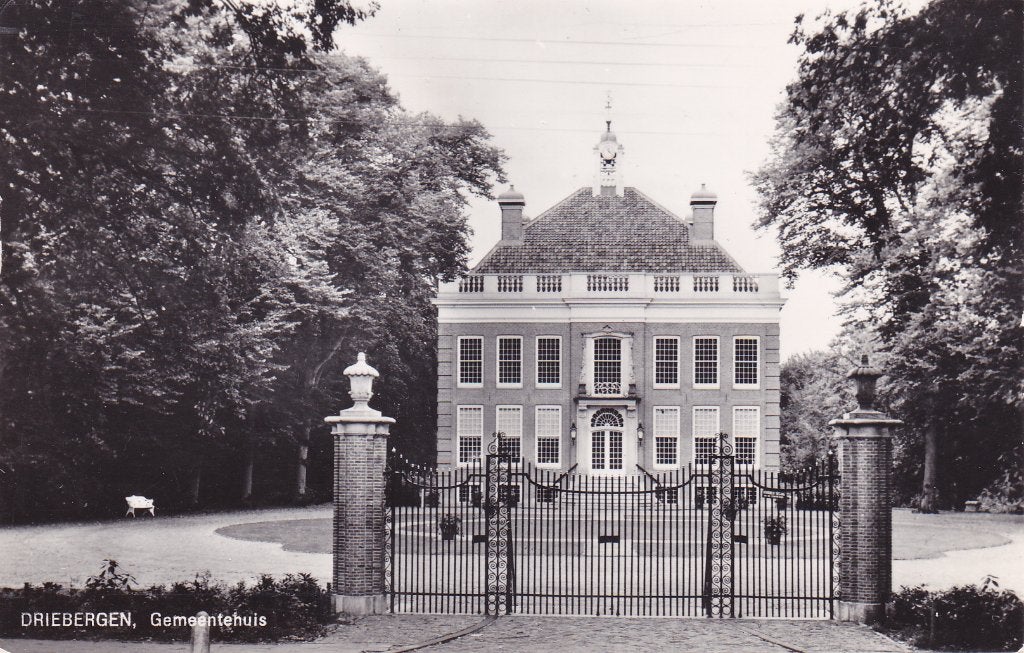Driebergen. Oude ansichtkaart Driebergen - Gemeentehuis, Verzenden, 1960 tot 1980, Gelopen, Utrecht