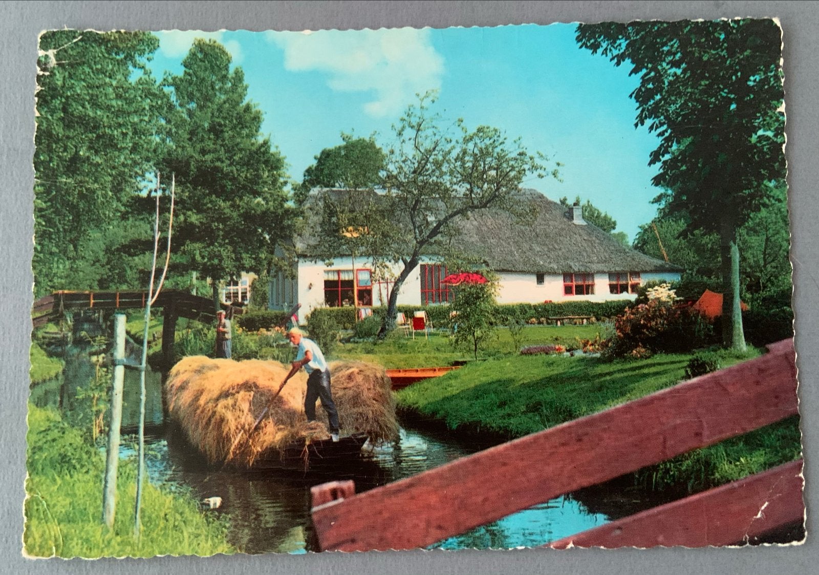 Giethoorn Hooivervoer per punter, Verzamelen, Ansichtkaarten | Nederland, Verzenden, 1960 tot 1980, Gelopen, Overijssel