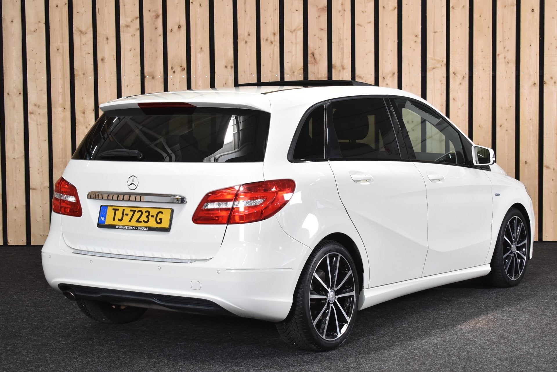 Mercedes-Benz B-klasse 180 Blue efficiency 109dkm PANO Stoel, Voorwielaandrijving, Euro 5, Gebruikt, 1295 kg
