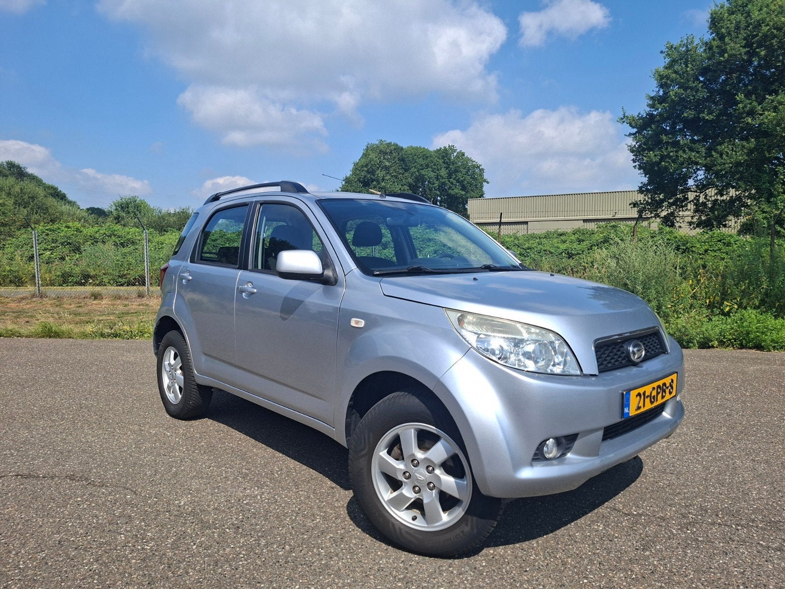 Daihatsu Terios 1.5-16V  2WD / Airco /Trekhaak, TOPSTAAT !!, 1350 kg, 400 kg, 49 €/maand, Bedrijf