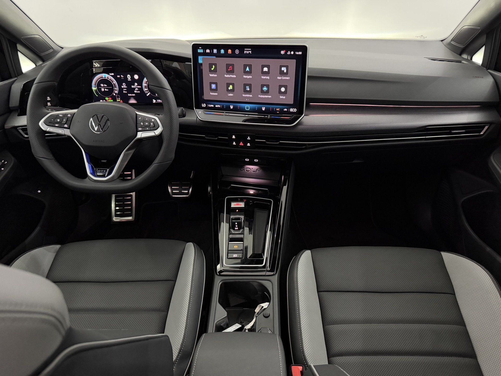 Volkswagen Golf 1.5 eHybrid GTE Plug-in Panoramadak, 360 Cam, Auto's, 77 km/l, 4 cilinders, Zwart, Leder