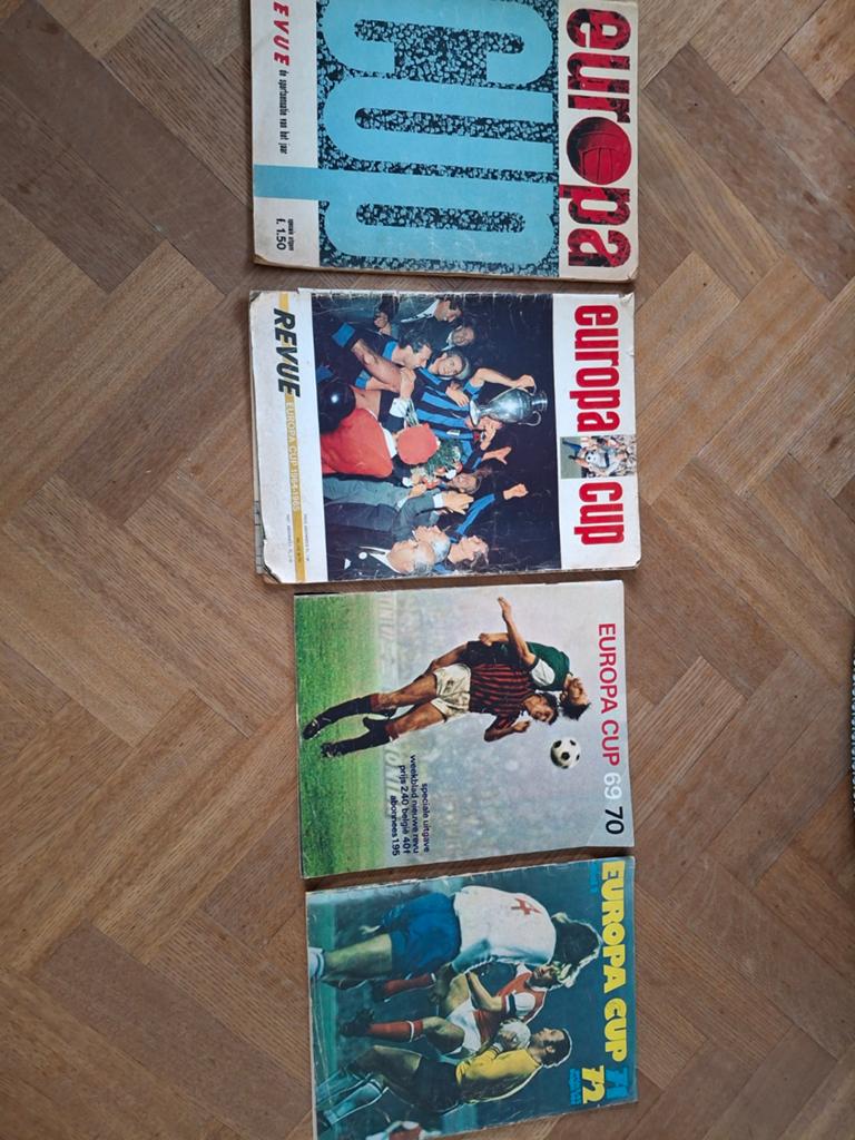 4x oude Revue Europacup speciale uitgave  '62 en, Ophalen of Verzenden, Gelezen