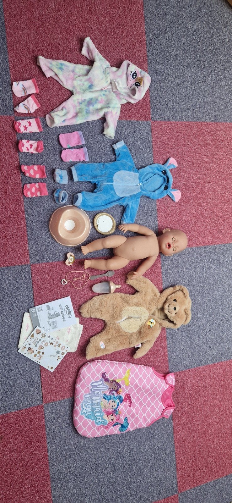 Complete Baby Born set Emma met outfits en accessoires, Ophalen of Verzenden, Zo goed als nieuw, Babypop