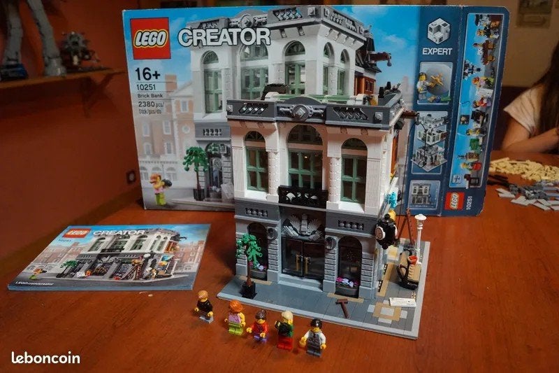 Lego 10251 Brick bank
Met doos , boekjes en spareparts.
Set, Ophalen of Verzenden, Zo goed als nieuw