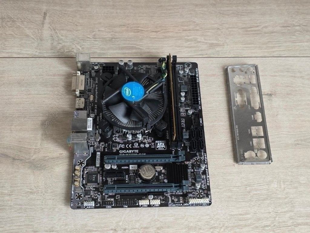 tk:GA-H110M-D2P Moederbord + i3-6100 + Ram /LGA1151 Gigabyte, Ophalen of Verzenden, Gebruikt, DDR4