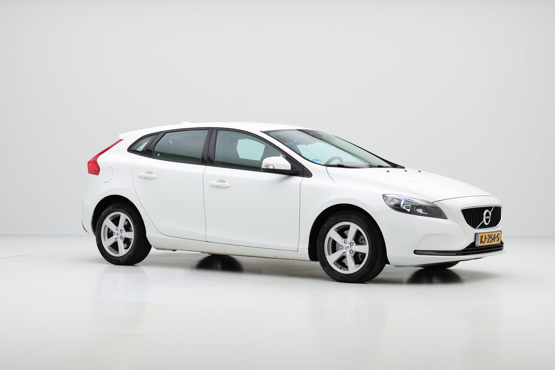 Volvo V40 2.0 T2 Nordic Clima|Navi|LMV|Trekhaak, Auto's, Voorwielaandrijving, Dealer onderhouden, Stof, Gebruikt