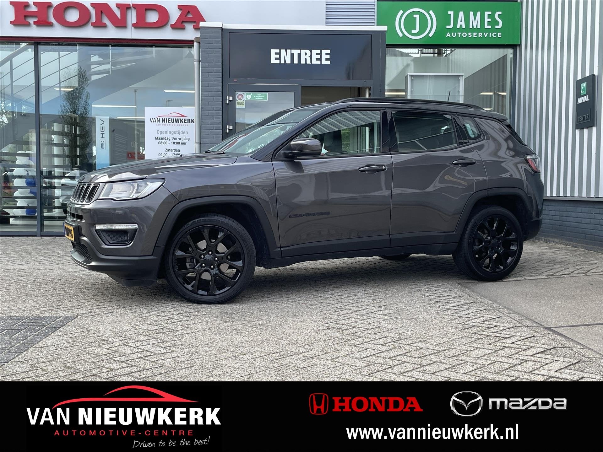 JEEP Compass 1.3 MultiAir 150pk Automaat Night Libert Editio, Auto's, Automaat, 15 km/l, 4 cilinders, Leder en Stof