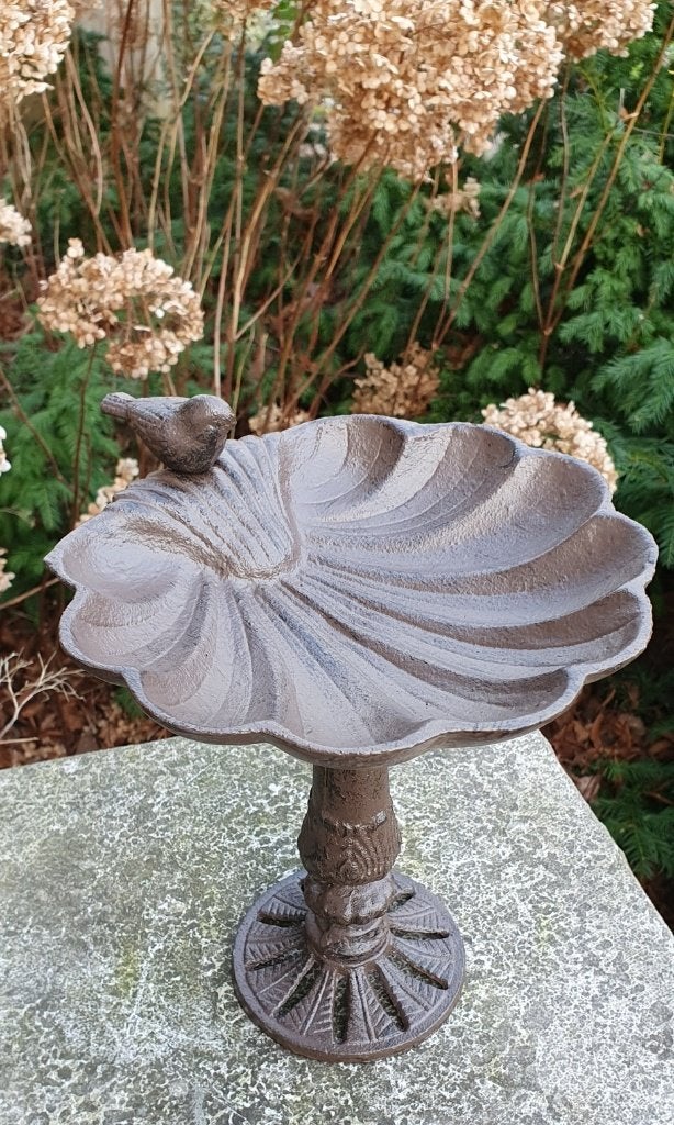 VOGELDRINKSCHAAL OP VOET / DRINKSCHAAL / gietijzer, Tuin en Terras, Nieuw, Info@huisentuindecoratiemarie.nl, Huis en tuin decoratie marie