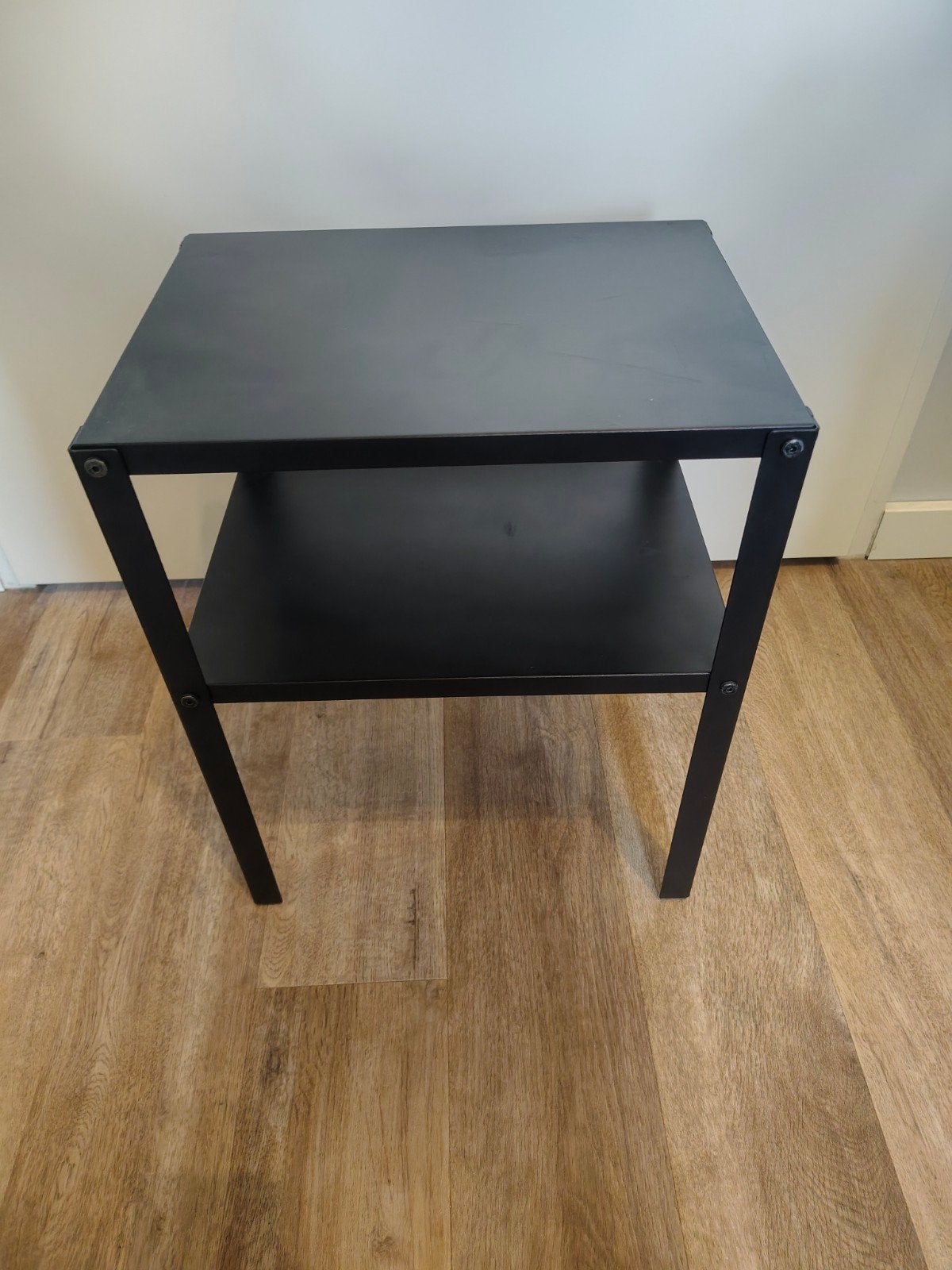 KNARREVIK Nachtkastje IKEA, Ophalen, Minder dan 45 cm, Metaal of Aluminium, Zo goed als nieuw