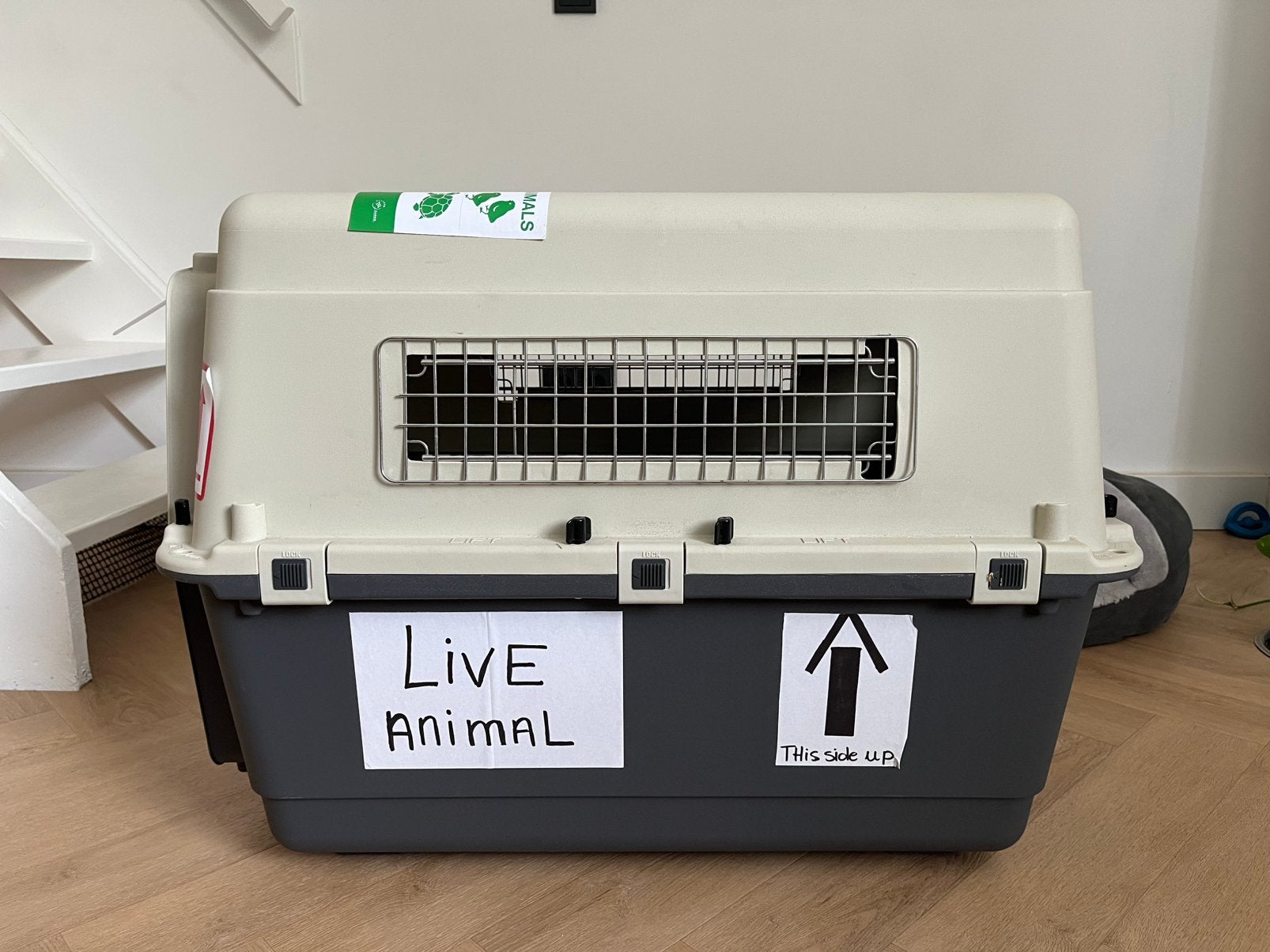 Hondenkennel geschikt voor vliegtuig, Ophalen, Zo goed als nieuw