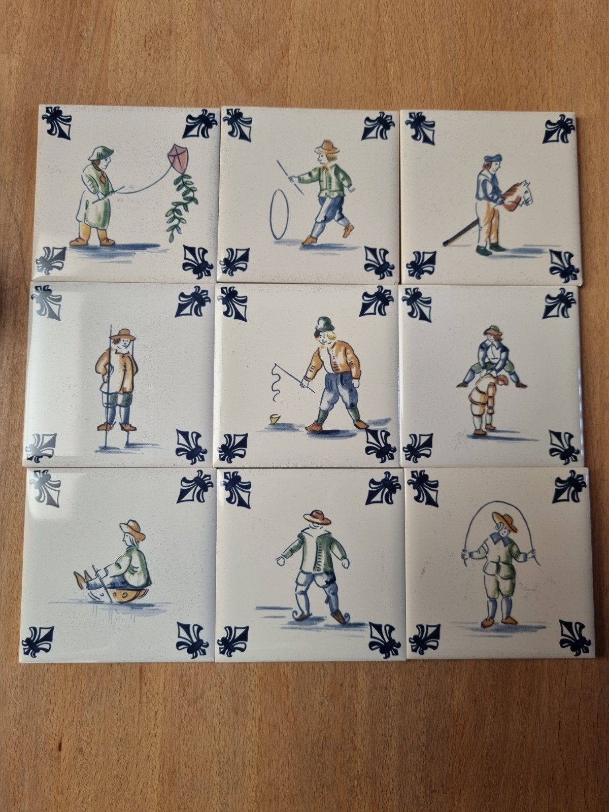 KLM Business Class Delfts Blauw tegeltjes (12 stuks), Zo goed als nieuw, Amsterdamseweg 55, 1182 GP Amstelveen, KLM Royal Dutch Airlines